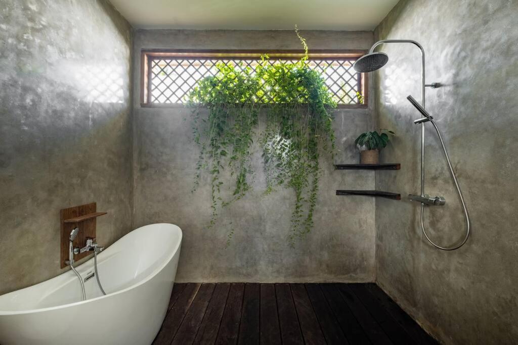 Designer New 3Bdr - Lush Garden+Pool Gili Trawangan Exterior foto